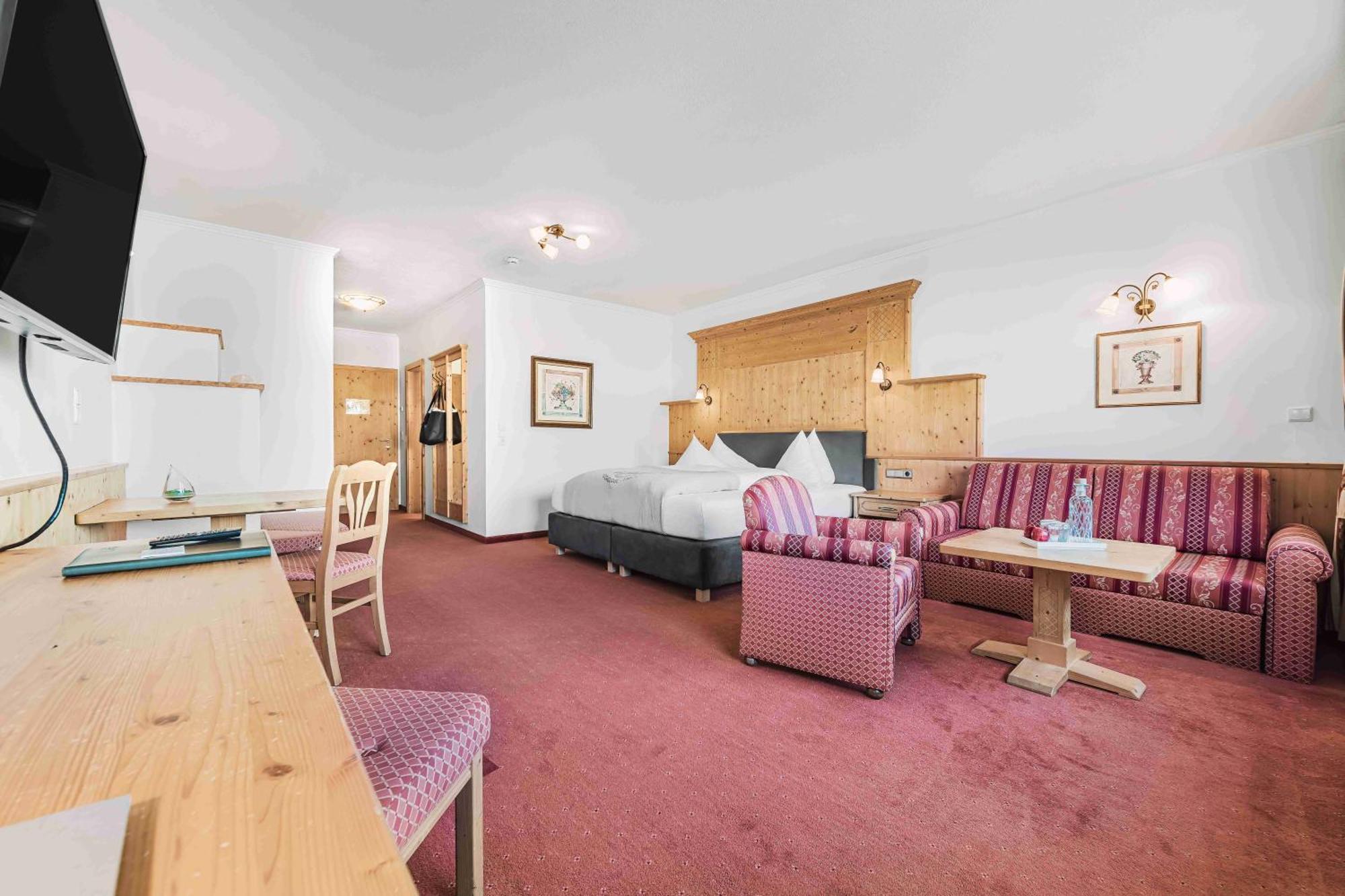Ski - Golf - Wellness Hotel Riml Хохгургл Екстериор снимка
